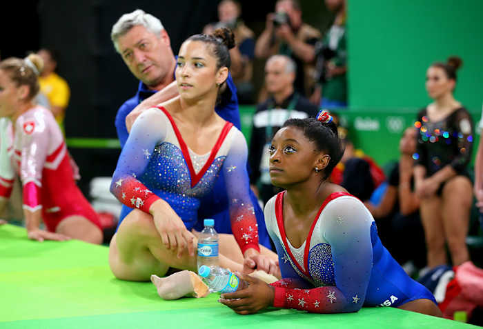 2016-0816-Aly-Raisman-Simone-Biles-(3).jpg